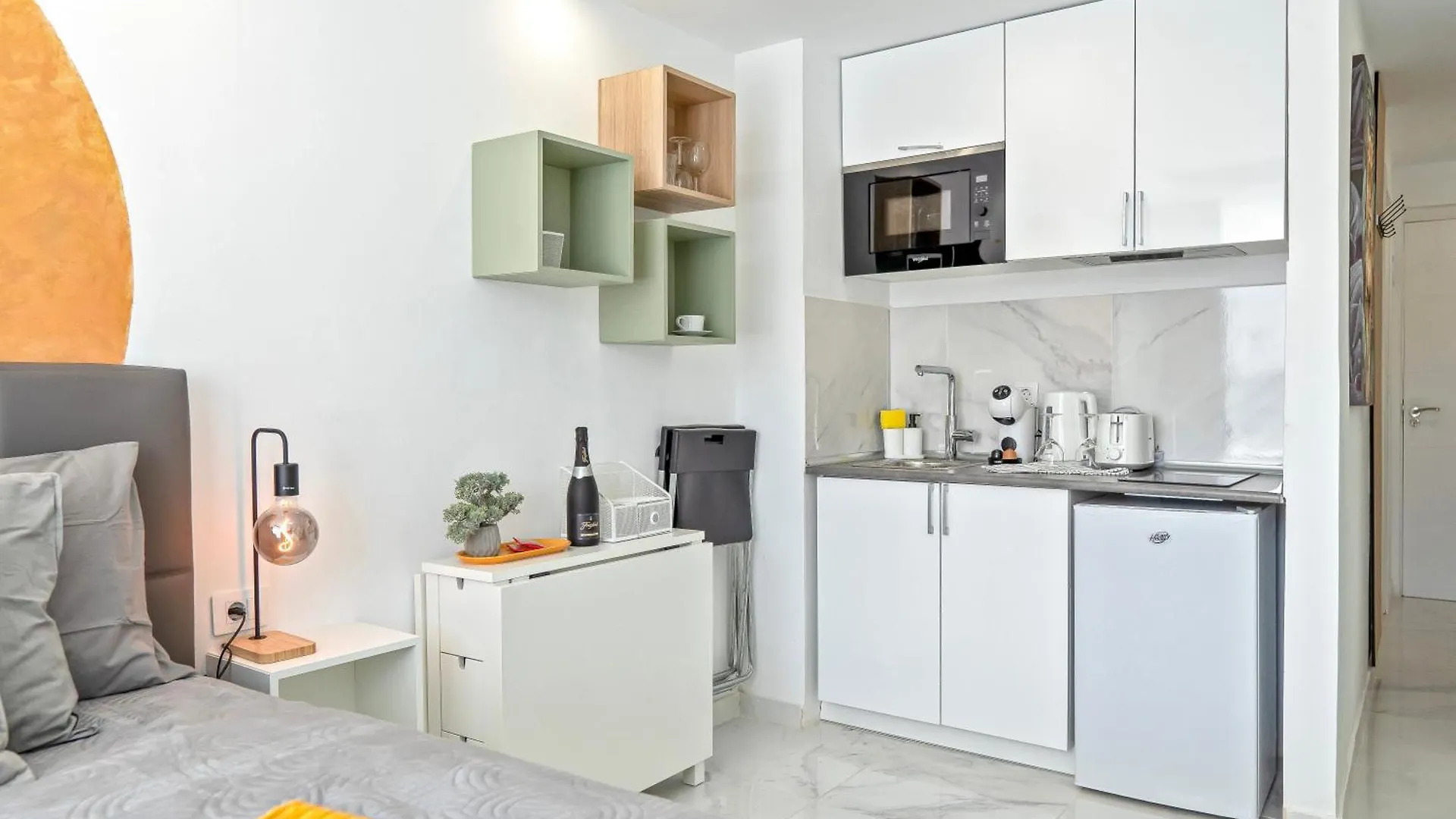 Apart Hotel Ponderosa With A Pool & View, Studio 226 Playa Feñabe 0*,